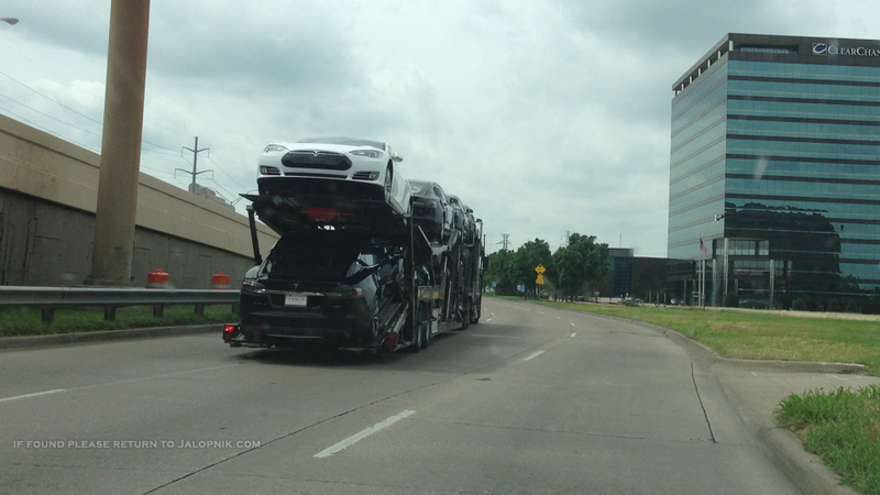 Illustration for article titled This Is What A Truck Full Of Teslas Looks Like